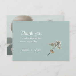 Tarjeta De Agradecimiento Verde aireado minimalista foto prensa floral a man