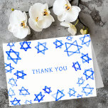 Tarjeta De Agradecimiento Watercolor Fun Blue Star of David Bar Bat Mitzvah<br><div class="desc">Perfecto diversión GRACIAS tarjeta para enviar después de un murciélago mitzvah, bar mitzvah u otra celebración judía! Hand hizo arte acuarela por ti en el frente y en el interior en blanco! ¡TODO PERSONALIZABLE! Haga clic en "Personalizar" para editar el texto. Haga clic en "editar usando la herramienta de diseño"...</div>