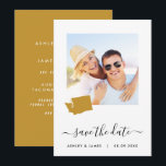 Tarjeta de Ahorro de Fecha de Boda con Foto Mapa d<br><div class="desc">Haga saber a los invitados que guarden la fecha para su boda con esta bonita tarjeta de foto minimalista con un contorno del mapa de la ubicación de su evento.</div>