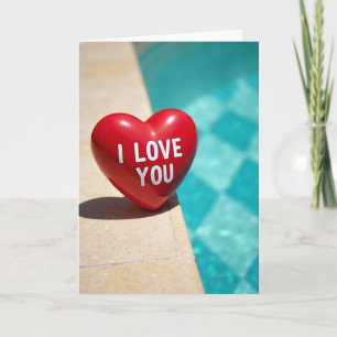 Tarjeta de amor junto a la piscina