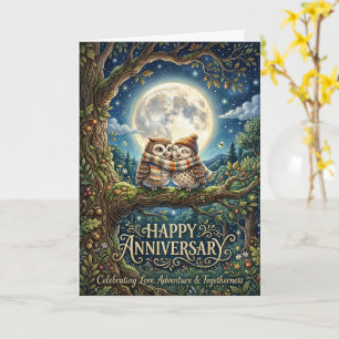 Tarjeta de aniversario de luna llena de pareja de