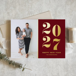 Tarjeta de Año Nuevo 2027 con tipografía negrita e