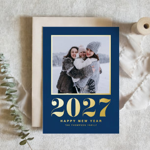 Tarjeta de Año Nuevo 2027 con tipografía retro en 