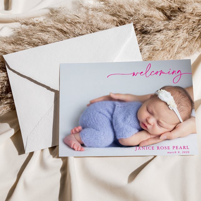 Tarjeta de anuncio de bebé con caligrafía rosa (Subido por el creador)
