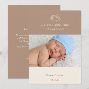Tarjeta de anuncio de bebé con foto boho marrón te