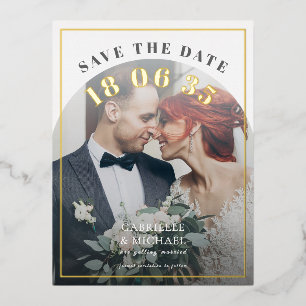 Tarjeta de anuncio de boda con foto y foil de arco