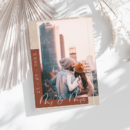 Tarjeta de anuncio de boda con foto y texto en ter