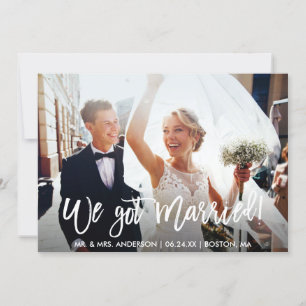 Tarjeta de anuncio de boda con guion de pincel mod