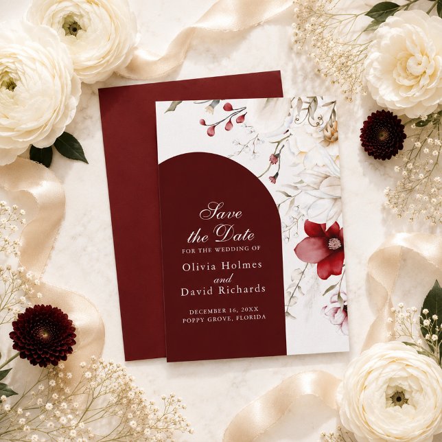 Tarjeta de anuncio de fecha de boda con flores de  (Burgundy Ivory Floral Save the Date Card)