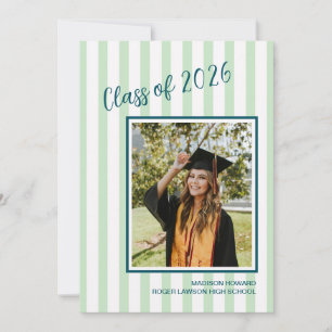 Tarjeta de anuncio de graduación de niña con rayas