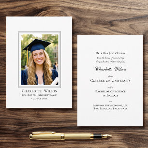 Tarjeta de anuncio de graduación tradicional con f