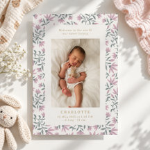 Tarjeta de anuncio de nacimiento de bebé con flore