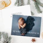 Tarjeta de anuncio de nacimiento de pequeños navid<br><div class="desc">diseño de guiones blancos con una hermosa foto recién nacida,  la imagen y el detalle de texto de esta tarjeta se pueden personalizar.</div>