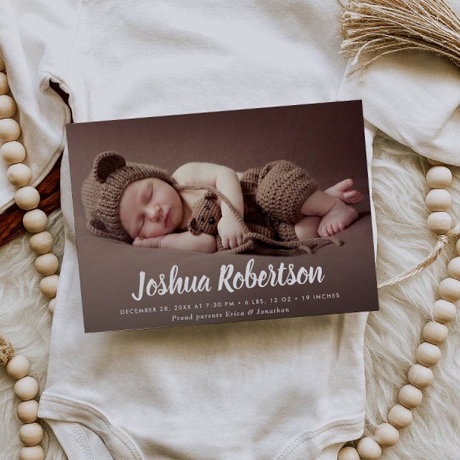 tarjeta de anuncio de natalidad de moda con letras (Subido por el creador)