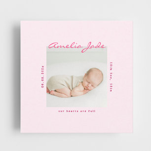 Tarjeta de anuncio de niña moderna de color rosa b