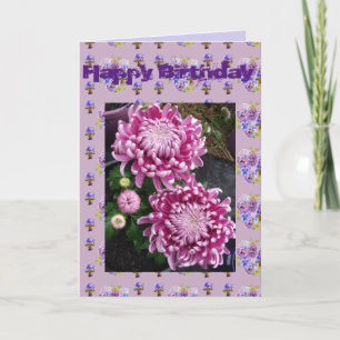 Tarjeta de arte floral con flores moradas de crisa