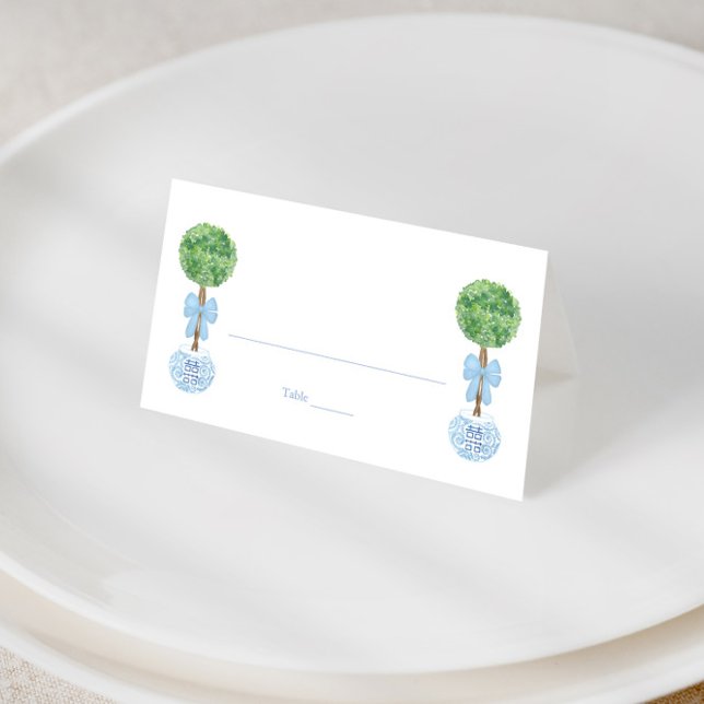 Tarjeta De Asiento Almuerzo formal clásico azul azul azul negro de Ba (Smart boxwood topiary with pale blue bow place cards for wedding shower or baby boy christening)