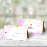 Tarjeta De Asiento Bat Mitzvah: puntos de oro de moda en acuarela ros<br><div class="desc">Ningún fiesta de Bat Mitzvah está completo sin tarjetas de lugar personalizadas. Que tu favorita Bat Mitzvah esté orgullosa, se regocije y celebre su hito en su fiesta perfectamente coordinada. Los pequeños puntos de Relieve metalizado de imitación dorada, sorprendentes y modernos, dominan el fondo de una acuarela rosa claro. El...</div>