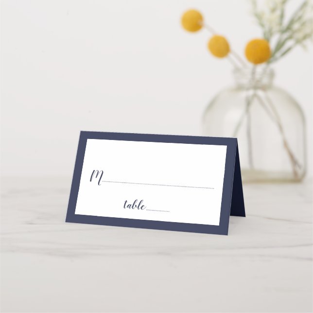 Tarjeta De Asiento Boda azul de la Marina de Script Moderno (Anverso)