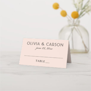 Tarjeta De Asiento Boda con monograma moderno en rosa y letra negra