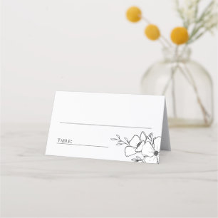 Tarjeta De Asiento Boda de carbón vegetal y flores blancas dibujadas
