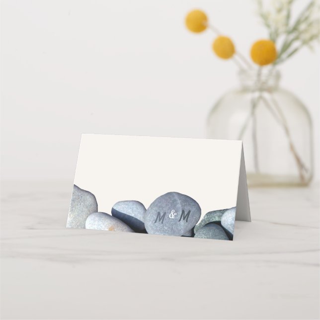 Tarjeta De Asiento Boda de guijarros rústicos modernos monograma (Anverso)