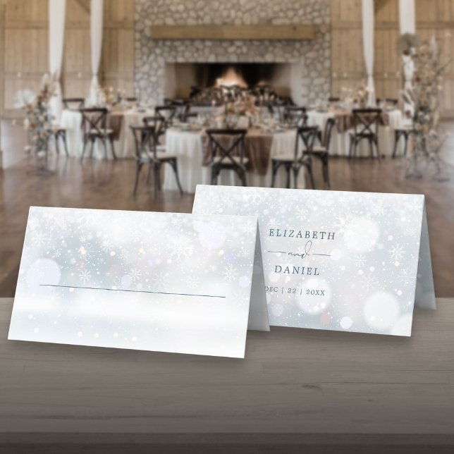Tarjeta De Asiento Boda de Nieve de Winter Wonderland doblado (Winter Wonderland Snow Wedding Folded Place Card)