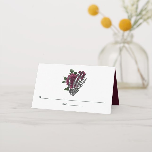 Tarjeta De Asiento Burgundy Floral Skeleton Boda gótico (Anverso)