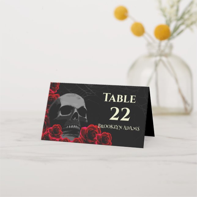 Tarjeta De Asiento Calavera espumosa y rosas rojas Boda gótica de Hal (Anverso)