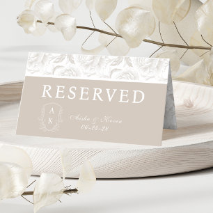 Tarjeta De Asiento Crest Monograma Peonía Beige Claro RESERVADO