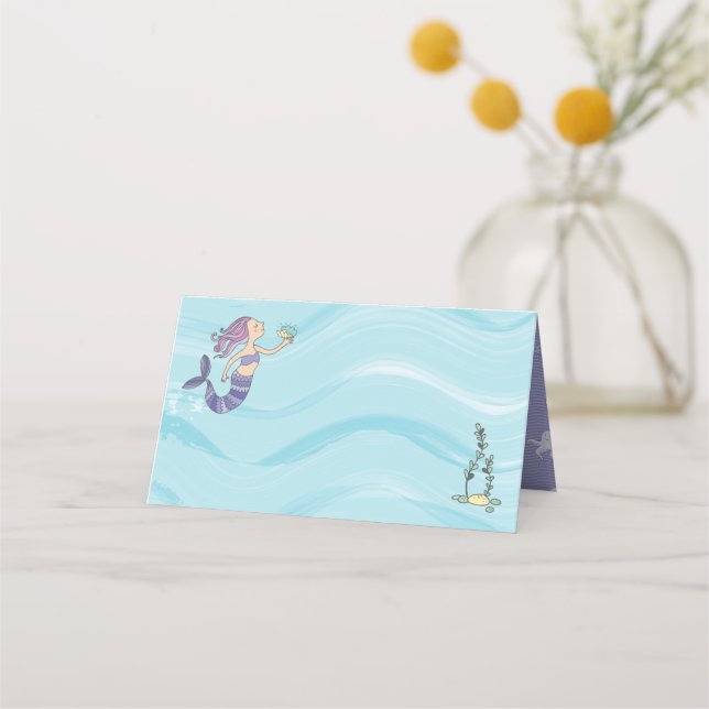 Tarjeta De Asiento Cumpleaños de la sirena púrpura de piel justa (Anverso)