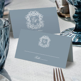 Tarjeta De Asiento Dusty Blue Elegant Vintage Crest Monogram Wedding