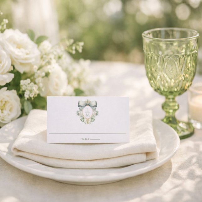 Tarjeta De Asiento Elegant Crest w/ Sage Green Bow | Monogram Wedding (Subido por el creador)