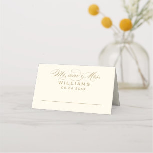 Tarjeta De Asiento Elegante Boda de Mr Mrs con Caligrafía en Dorado y