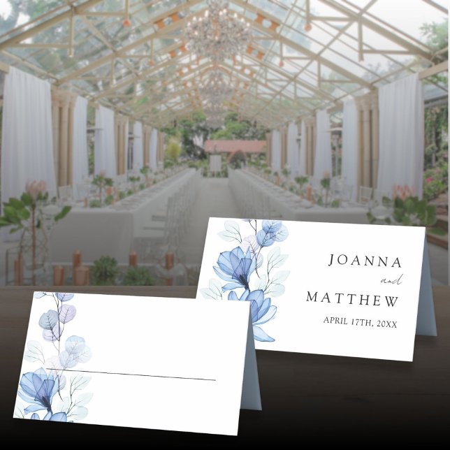 Tarjeta De Asiento Elegante Boda floral azul turbio y transparente (Elegant Dusty Blue Transparent Floral Wedding Place Card)