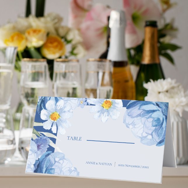 Tarjeta De Asiento Elegante Bonito Azul Floral Blanco Boda de moda (Elegant Pretty Blue White Floral Trendy Wedding Place Card)