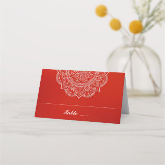 Tarjeta De Asiento Elegante Crimson y Boda indio Paisley blanco