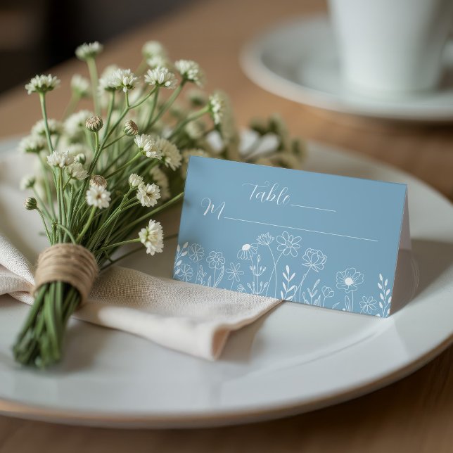 Tarjeta De Asiento Flor silvestre de la elegante boda azul turquesa (Wedding Dusty Blue and White Wildflowers on folder seating place card.)