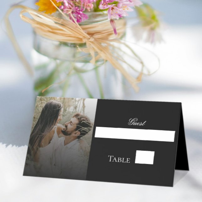 Tarjeta De Asiento Foto moderna y Boda negro superpuesto (Modern Photo and Black Overlay Wedding Place Card)
