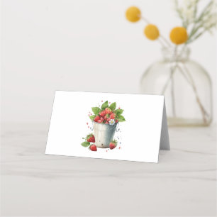 Tarjeta De Asiento Fresas frescas recolectadas en un cubo
