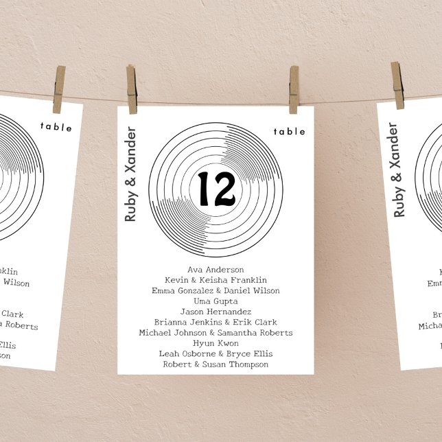 Tarjeta de asiento individual de mesa Groovy Vinyl (Groovy vinyl record black and white single table seating chart. )