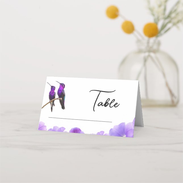 Tarjeta De Asiento Moda Morado Hummingbirds y Petales Boda (Anverso)