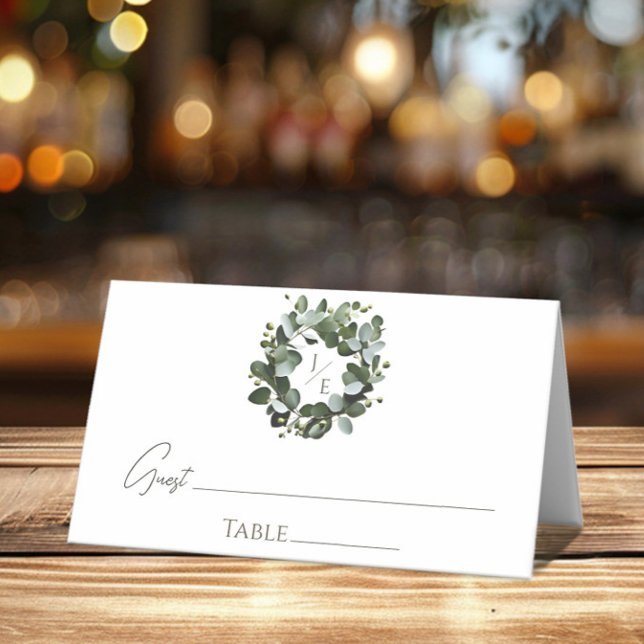 Tarjeta De Asiento Monograma moderno Eucalyptus Wreath Boda | Blanca (White Modern Monogram Eucalyptus Wreath Wedding Place Card)