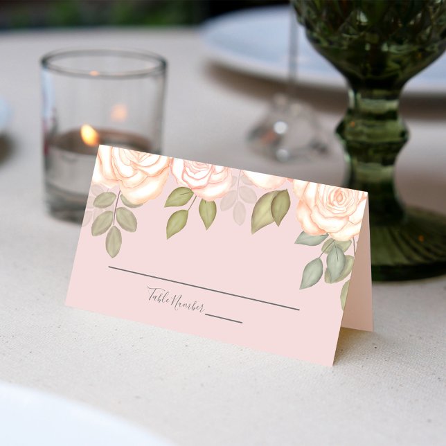 Tarjeta De Asiento Número de mesa floral elegante acuarela para boda (Blush pink floral wedding place card with peach roses and greenery on elegant reception table settin)