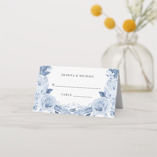 Tarjeta De Asiento Recepción clásica de boda floral azul y blanca (Anverso)