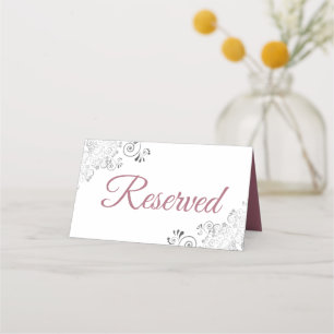 Tarjeta De Asiento Rosa curvado sobre Boda blanco reservado