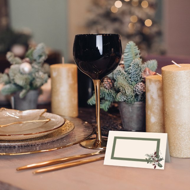 Tarjeta De Asiento Rústico invierno Berries y Boda de crema de pino (Rustic Winter Berries & Pine Cream Folded Wedding Place Card)