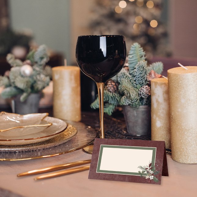 Tarjeta De Asiento Rústico invierno Berries y Pine Burgundy Boda (Rustic Winter Berries & Pine Burgundy Wedding Place Card)