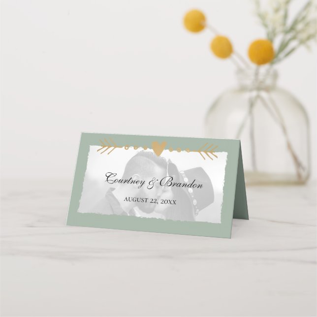 Tarjeta De Asiento Sage Green Modern Photo Gold Hearts Boda (Anverso)