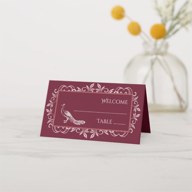 Tarjeta De Asiento Wine Peacock Flourish Recepción Place Card (Anverso)